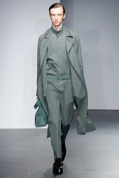 Look 17